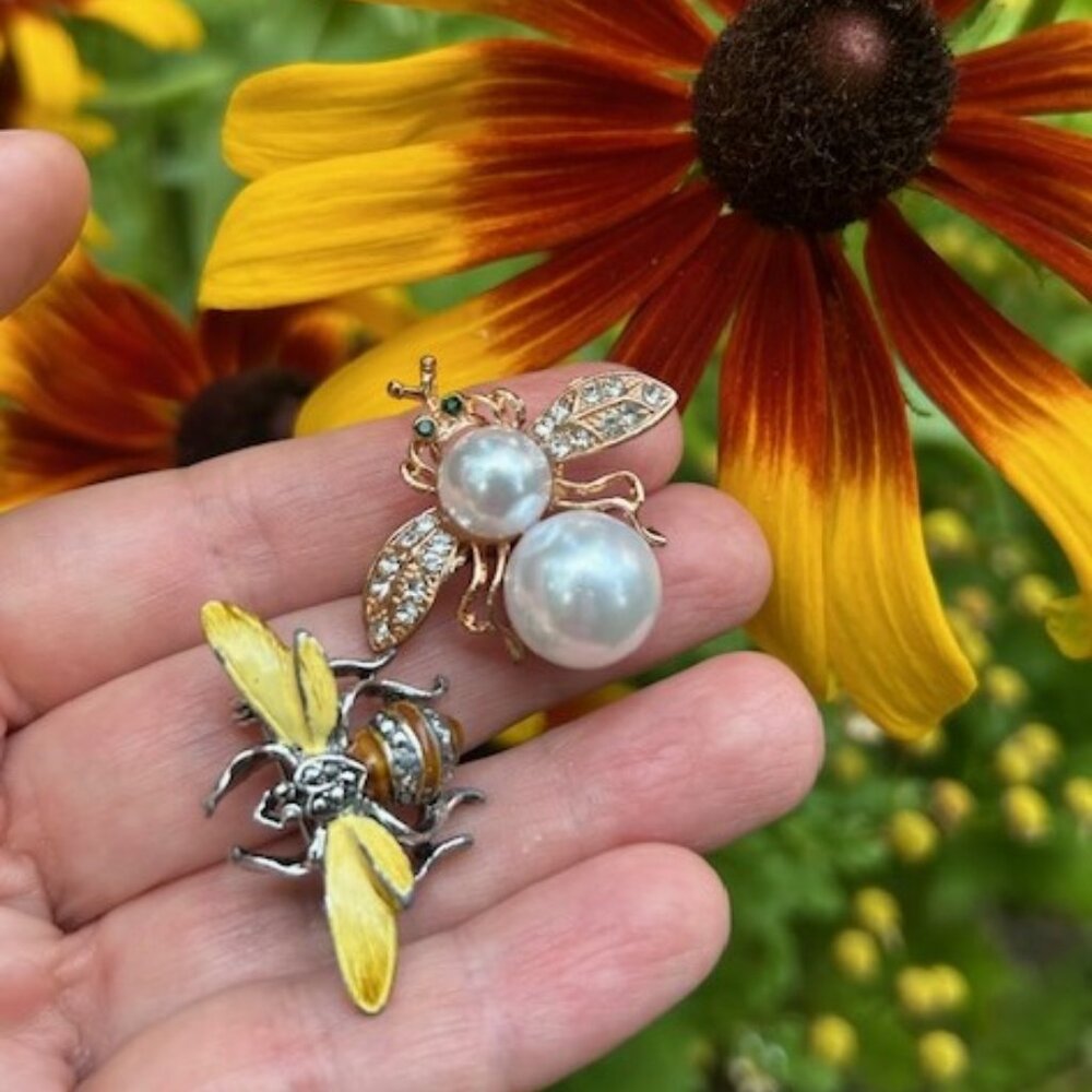 🏖️2 Bumble Bee Rhinestone Pearl Enamel BROOCHES